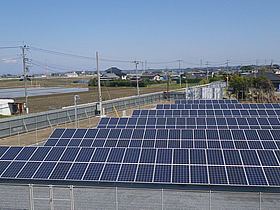 当社茨城支店の敷地内に太陽光発電システム４９.５ｋＷを設置しました。